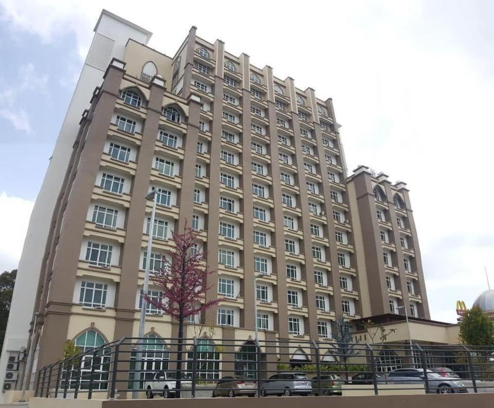 Risqi Apartment 2 Bedroom Wakaf Che Yeh Kota Bharu Eksteriør bilde