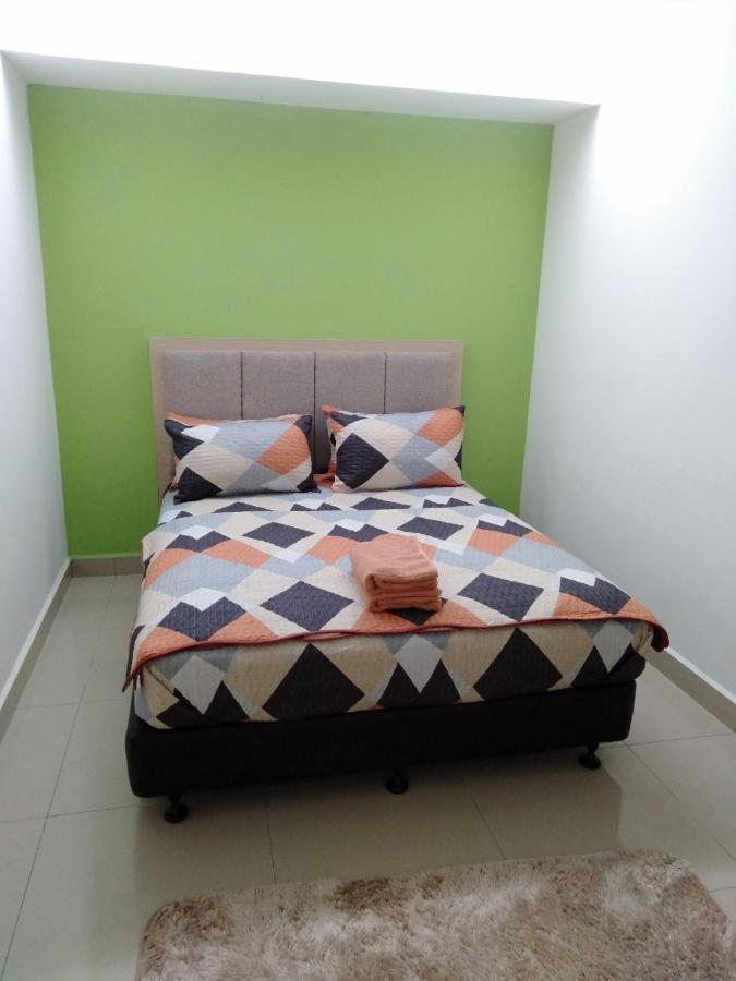 Risqi Apartment 2 Bedroom Wakaf Che Yeh Kota Bharu Eksteriør bilde